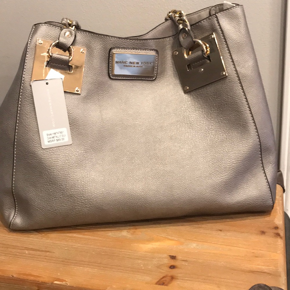 NWT 2 in 1, gray purse (with crossbody)!